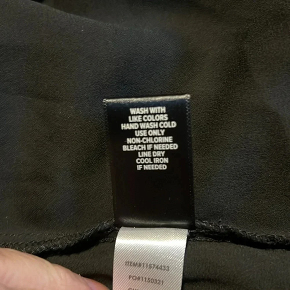 Torrid Black Sleeveless With Gold Diamonds 1051 - Picture 5 of 6